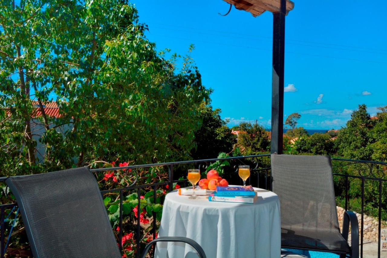 Irini Apartments And Studios อากิออส กอร์ดิออส ภายนอก รูปภาพ