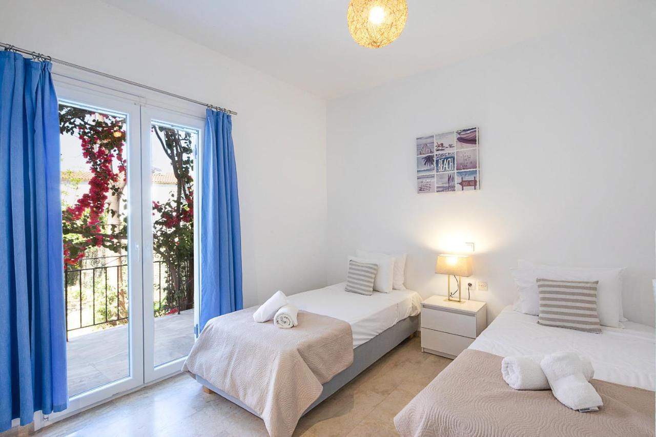 Irini Apartments And Studios อากิออส กอร์ดิออส ภายนอก รูปภาพ