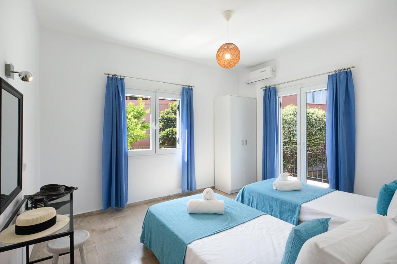 Irini Apartments And Studios อากิออส กอร์ดิออส ภายนอก รูปภาพ