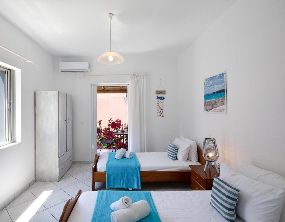 Irini Apartments And Studios อากิออส กอร์ดิออส ภายนอก รูปภาพ