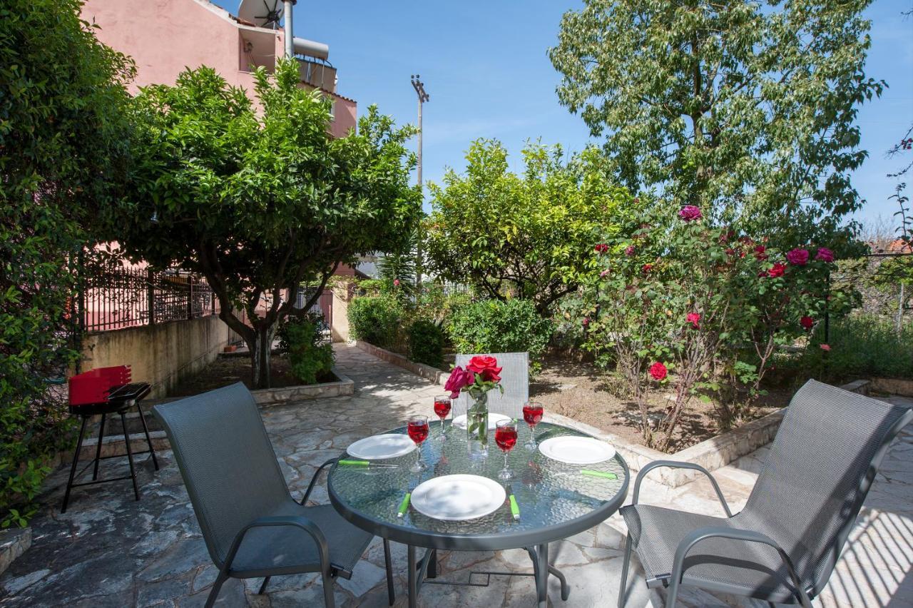 Irini Apartments And Studios อากิออส กอร์ดิออส ภายนอก รูปภาพ